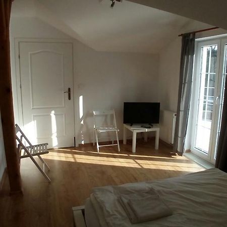 Dworek Poznan Bed & Breakfast Dış mekan fotoğraf
