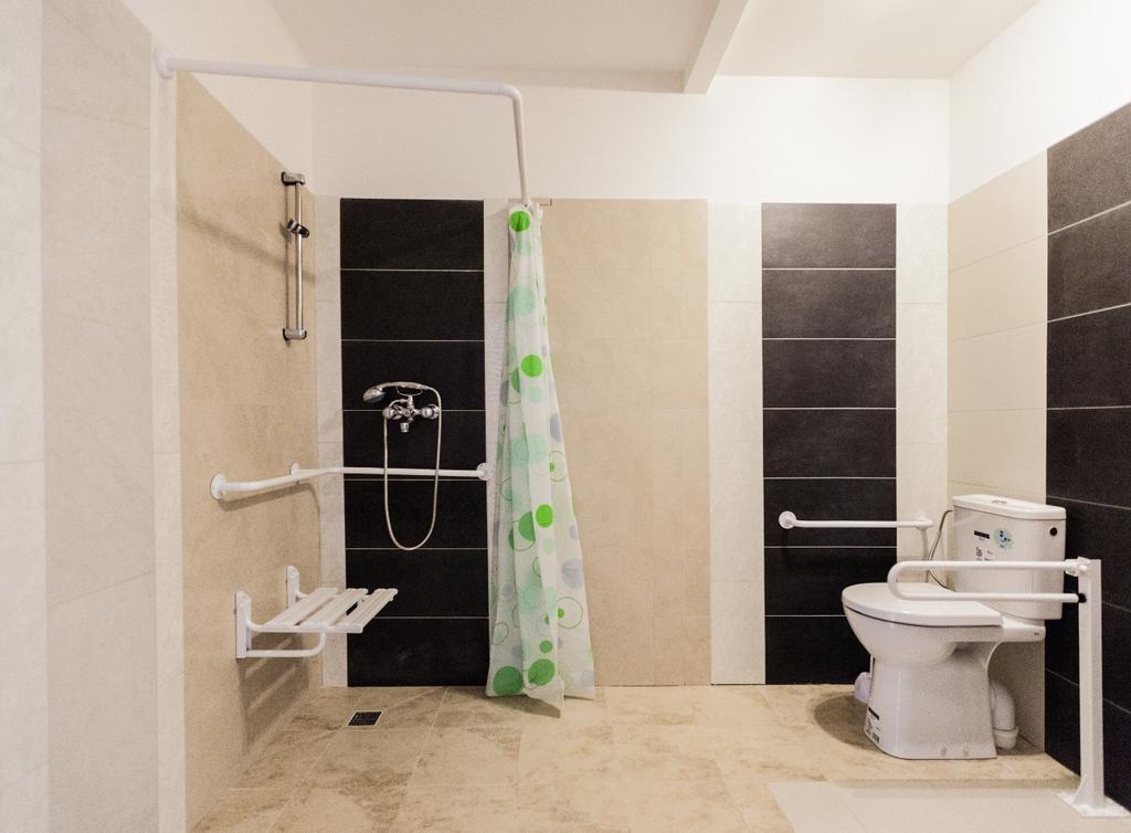 Dworek Poznan Bed & Breakfast Dış mekan fotoğraf