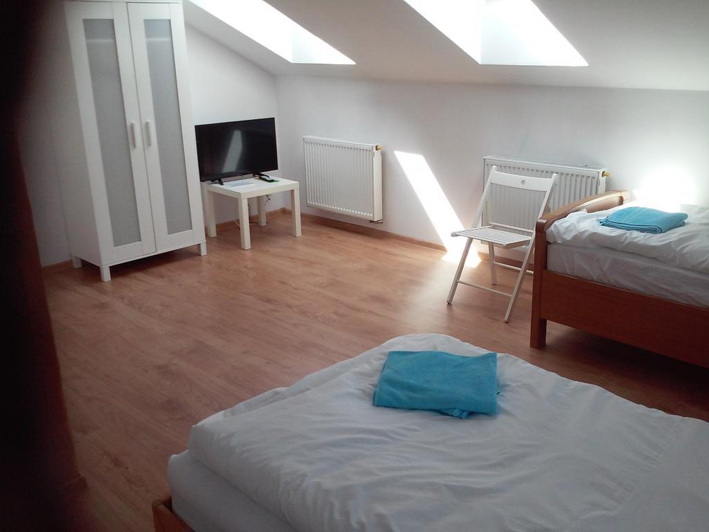 Dworek Poznan Bed & Breakfast Dış mekan fotoğraf