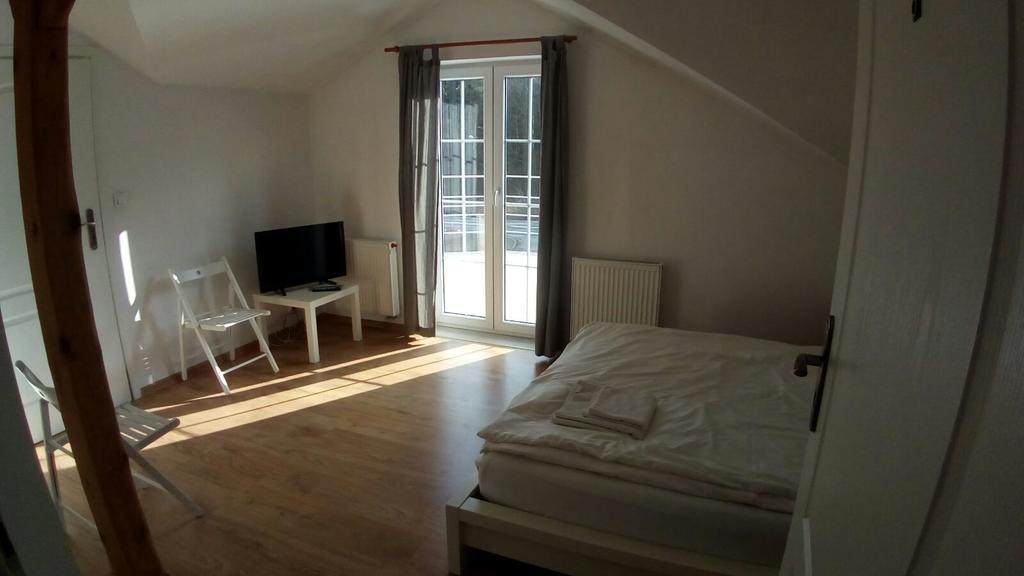 Dworek Poznan Bed & Breakfast Dış mekan fotoğraf