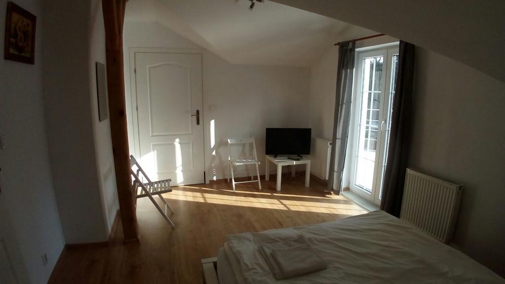 Dworek Poznan Bed & Breakfast Dış mekan fotoğraf